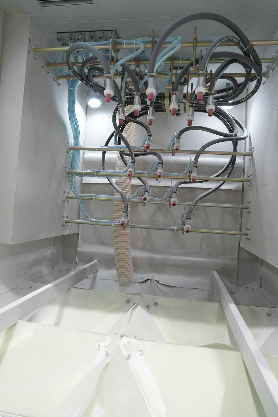 轉(zhuǎn)盤式自動(dòng)噴砂機(jī)